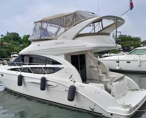 Yacht à moteur Meridian de 42 pieds à Casa de Campo