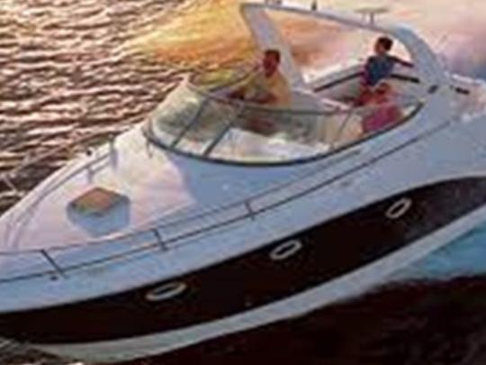 Rinker 280EC Boka Boat Charter