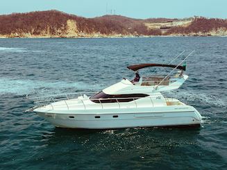 Azimut 40ft Motor Yacht Charter with Captain