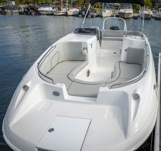 Sea Pro 24 Citation Deck Boat in Fort Myers Beach, Florida