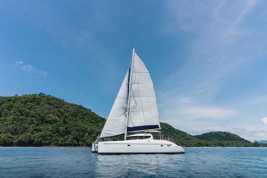 Fountaine Pajot, Lavezzi 40ft Catamaran