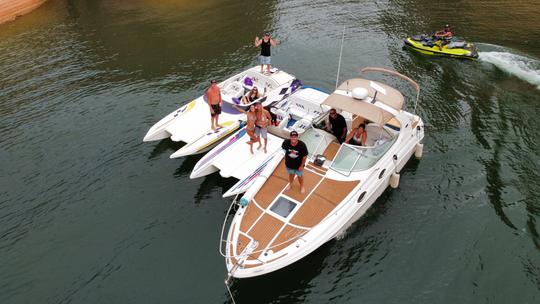 Iate Sea Ray Sundancer de 34 pés com capitão licenciado pela USCG