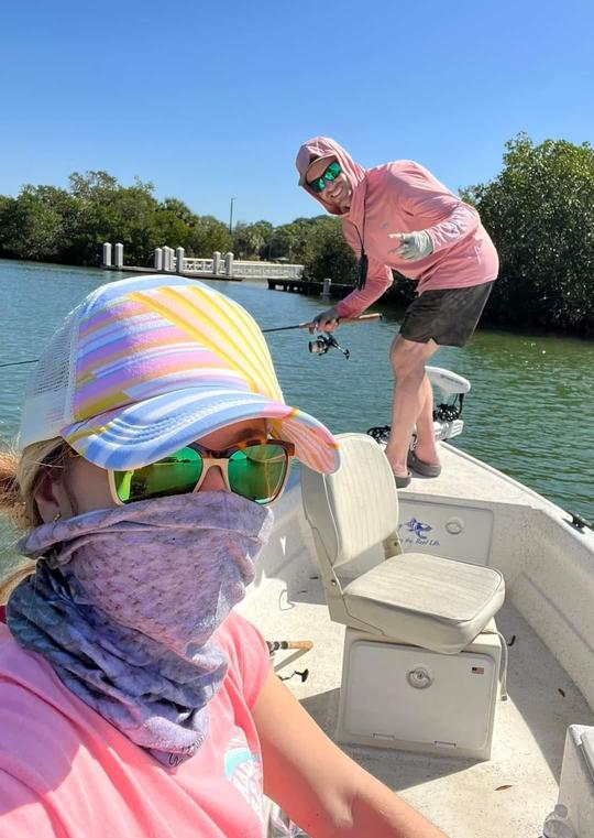 Bateau plat pour les excursions écologiques hors réseau et la pêche 