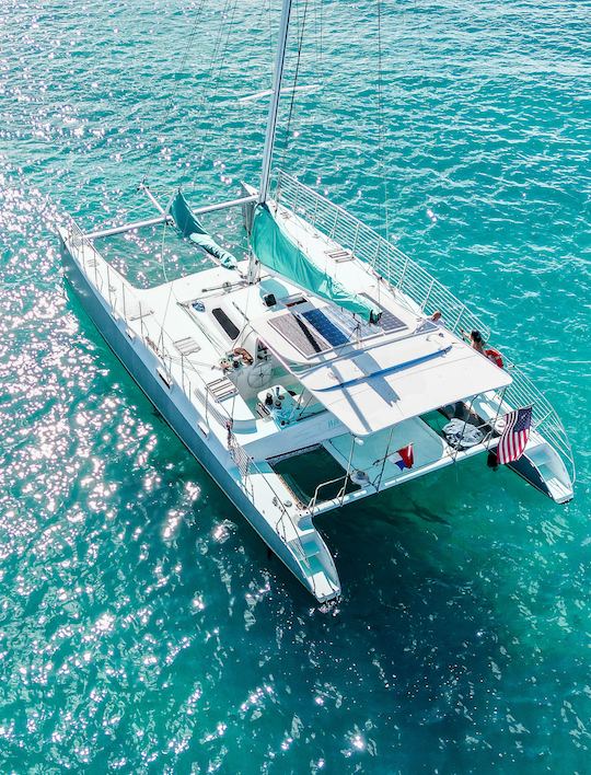 Location de voile sur un catamaran à voile sur mesure de 48 pieds à Honolulu, Hawaï