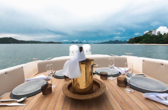 Cabine esportiva Tiger Lily - Nuova Jolly Prince 38 em Phuket