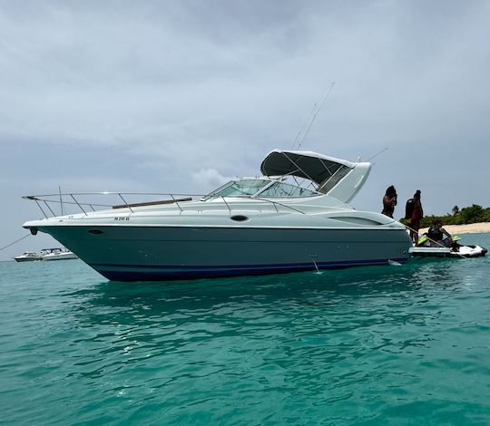 Le yacht de sport Cruiser 38 peut accueillir jusqu'à 8 personnes