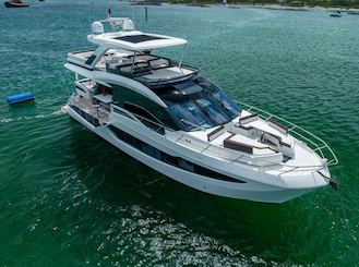 Hermoso Galeon Flybridge de 64 pies para alquilar en Palm Beach Gardens, Florida 