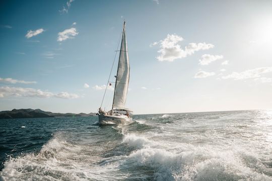 Location tout compris d'un voilier Beneteau de 50 pieds