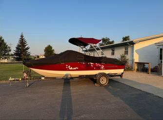 Zoom Around Bass Lake: Thrilling 19ft Chaparral Bowrider for Water Adventures!