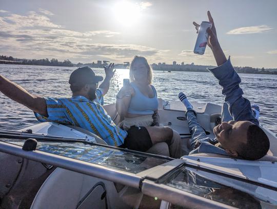 Barco Stingray Deck de 20 pés em Mercer Island, Lago Washington