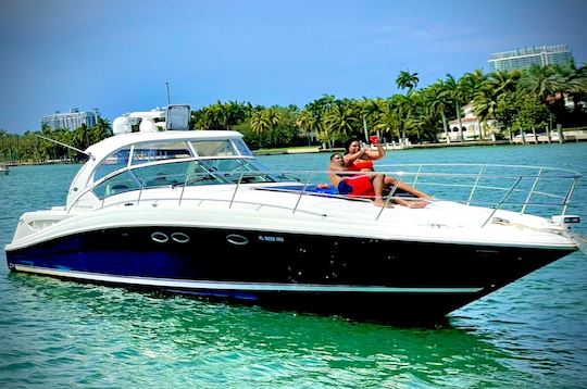 1 Hour free - Yacht in Miami: Sea Ray Sundancer 50ft