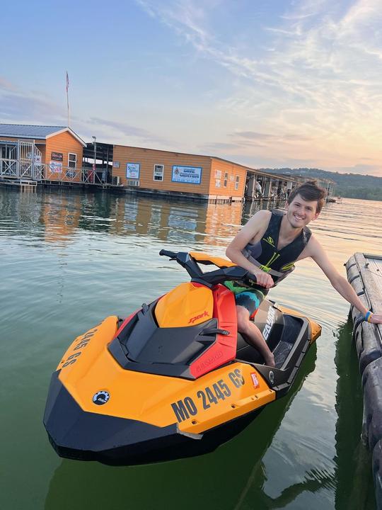 Location de jetski Sea Doo Spark Waverunner 2022 à Branson, Missouri