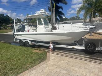 Very Comfortable Everglades 243 Center Console Boat Rental in Saint Pete Beach