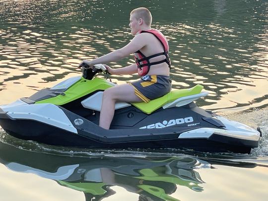 Alquiler de moto acuática Sea-Doo Spark de 2 plazas 2023 en Lake Geneva, Wisconsin y Fox Lake, Illinois