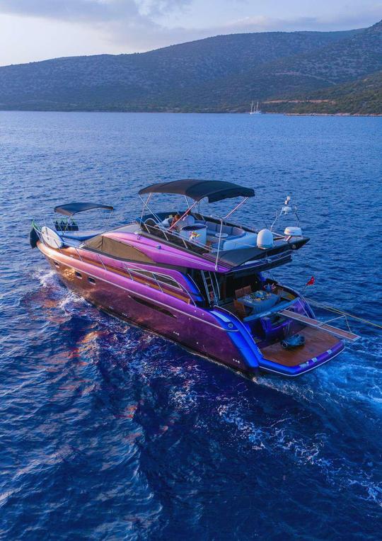 Iate a motor colorido ultra luxuoso de 59 pés em Bodrum!