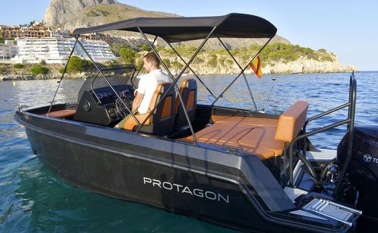 Boat rental in Altea · 19ft Protagon 600L