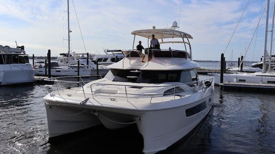 Location de yacht Aquila « A Lil Bit Nauti » de 44 pieds à Palmetto, en Floride