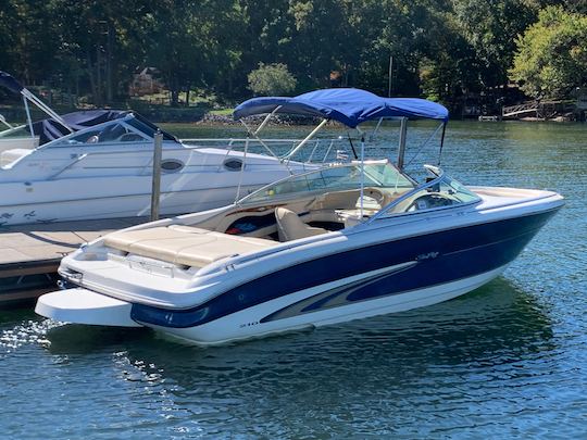 Fun under the sun with the Bayliner 190 Deck Boat!!