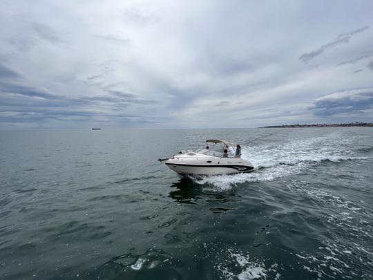 Lancha rápida e divertida Rinker 232 entre Lisboa e Cascais