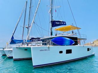 Catamarán de vela para alquilar en Phuket.