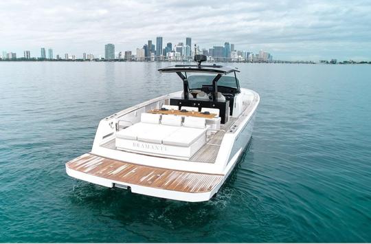 Pardo 43 pieds, le yacht parfait pour Miami