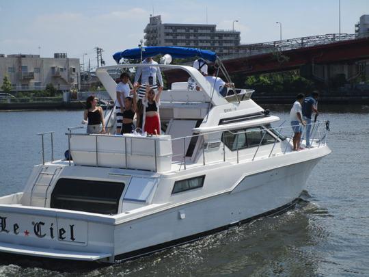 Captained Charter on a 46ft Yacht in Nishinomiya, KOBE!! Enjoy parties or dates.