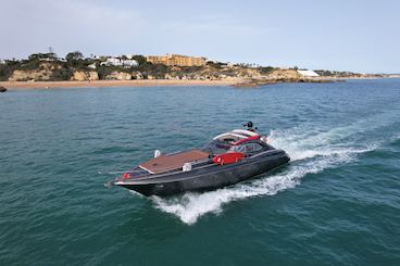 Sunseeker Predator 60 | Marina de Vilamoura | Aluguer de iates com capitão