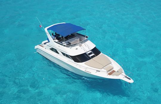 Deluxe Yacht 48ft with FlyBridge in Cancun