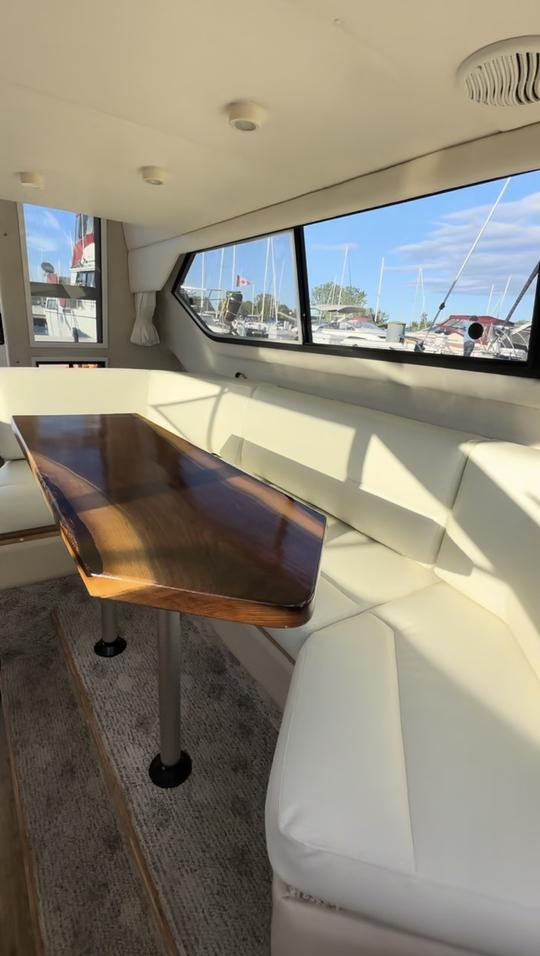 34' Luxury Flybridge – Party Friendly w/Sound System 1 Hour Free!!