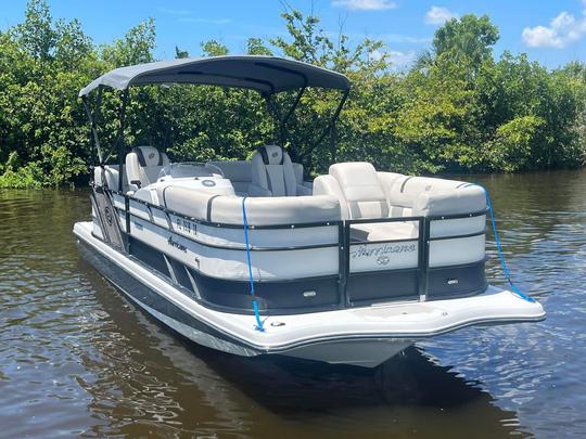 Furacão FunDeck (2022) 243 com 150 HP Yamaha, barra de reboque em Cape Coral