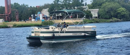 Awesome fun pontoon boat up to 12 people!