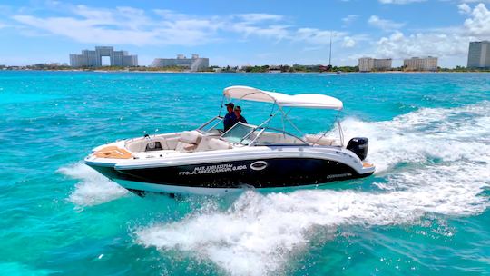 CAIRO 27' Motor boat in Cancún, Quintana Roo