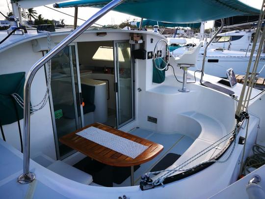 Catamaran de croisière de 35 pieds à louer à Cancún, au Mexique