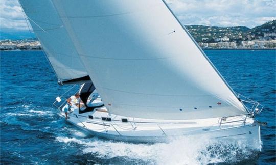 Charter Oceanis 37 Sailing Yacht in Italy