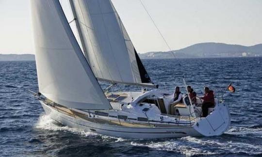 38' Bavaria Cruiser Cruising Monohull Charter in Sweden For 8 People