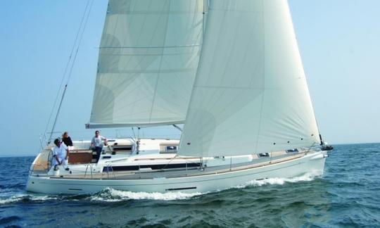 Charter a Dufour 450 Grand Large - PRIMO - Base Horta, Faial Island, Açores, Portugal