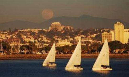 Profitez d'un sloop à voile J/80 Performance à San Diego, en Californie