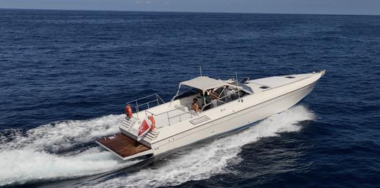 Yate a motor Cigala y Bertinetti Shark 45 en Malta con el capitán Henry