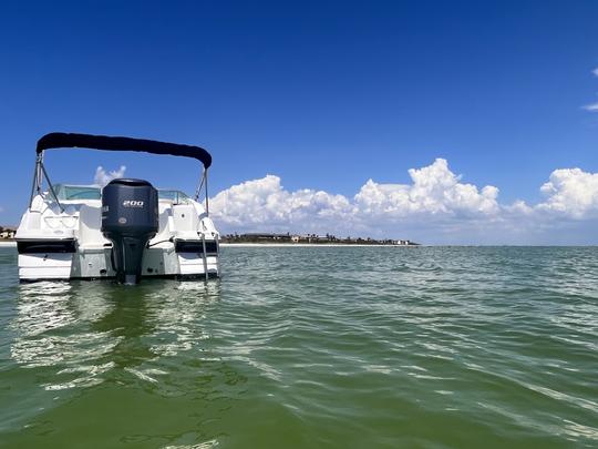 ¡Alquiler de barco de 22 pies entregado en su muelle! 200 CV