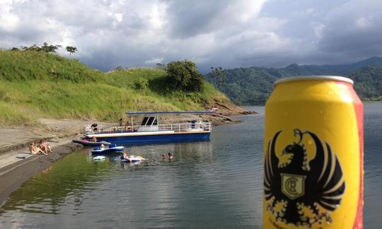 Boat Tours on Lake Arenal la fortuna in Costa Rica