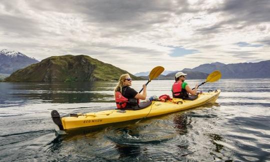 Alquiler de kayaks de mar dobles en el lago Wanaka