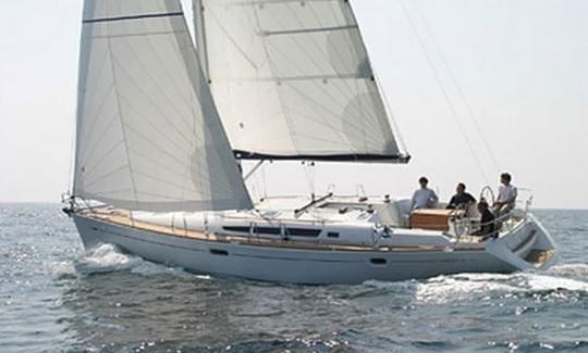 Aluguer de monocasco de cruzeiro Sun Odyssey 45 em Marina