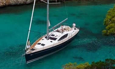 Aluguer de monocasco Sun Odyssey 50 DS Cruising em Marina