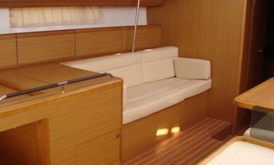 Alquiler de monocasco de crucero Sun Odyssey 50 DS en Marina