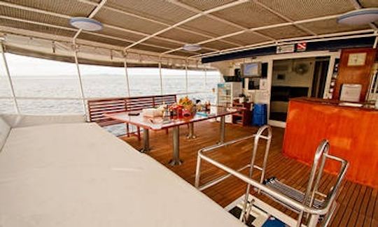 Liveaboard Diving Charters on