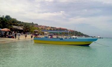 Passeios de parapente e banana boat em Roatán, Honduras