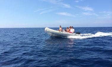 Bote inflable semirrígido Quicksilver 450 para alquilar en Port de Sóller, España