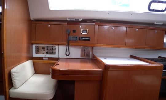 Beneteau 413 Yacht Charter in Saint Lucia Rodney Bay Marina