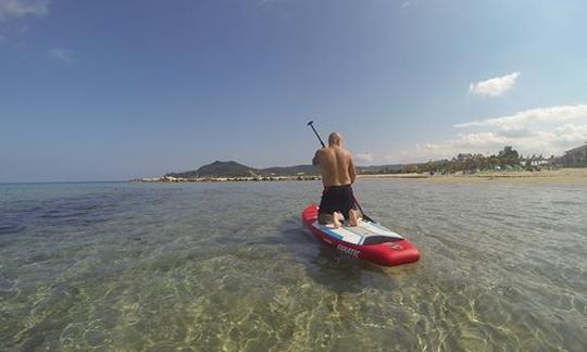 Alquiler de tablas de surf de remo en la playa de Alykes, Zakynthos