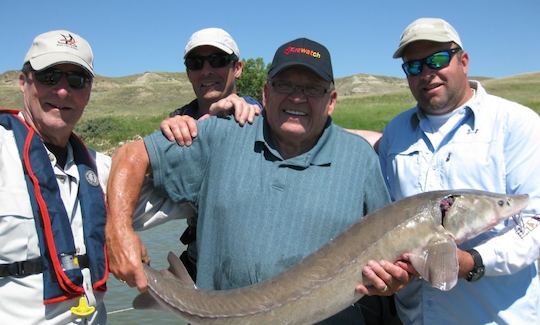 Viagens guiadas de pesca de esturjão em Medicine Hat Alberta, Canadá